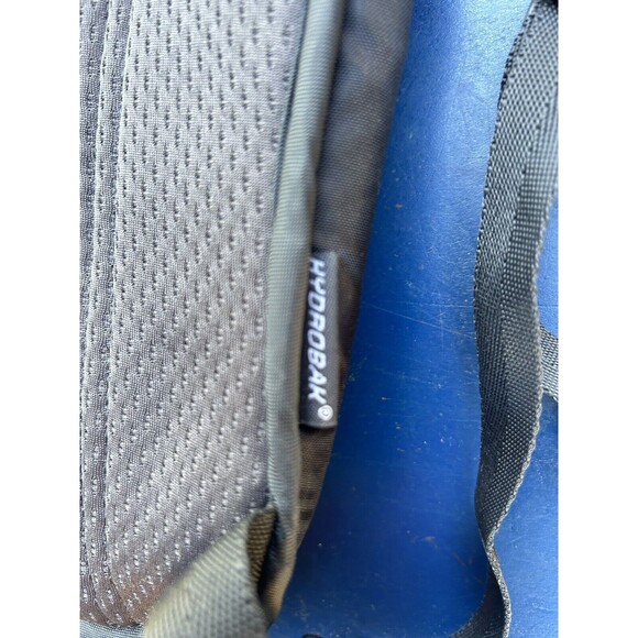 CamelBak Hydrobak Hydration Pack 50 oz Black Gray Hiking Water Backpack - Picture 4 of 12